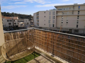 T2 tout neuf avec Parking à 10km d'Aix et Marseille